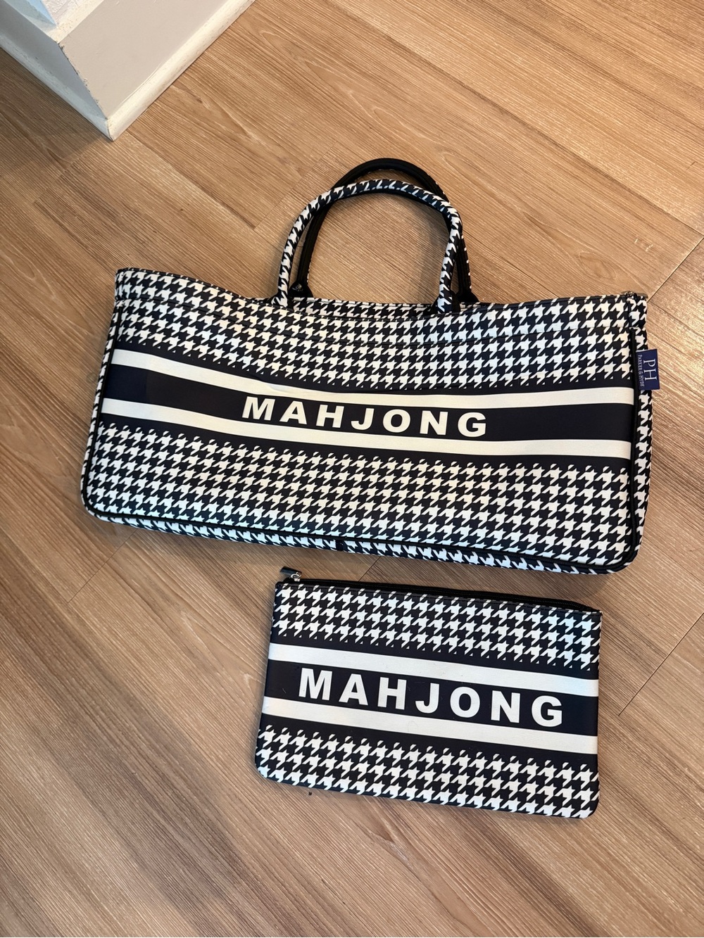 PARKER AND HYDE MAHJONG Black & White Houndstooth Toiletry Bag Set